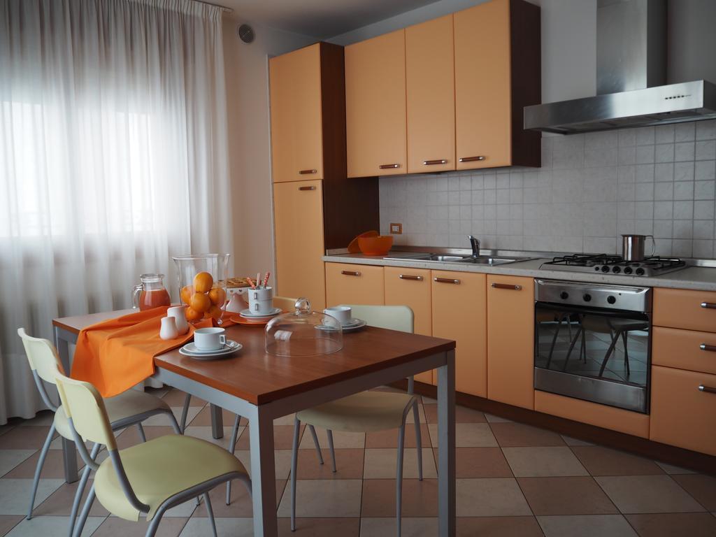 Family Apartments Residence Trieste ลิโดดิเยโซโล ภายนอก รูปภาพ
